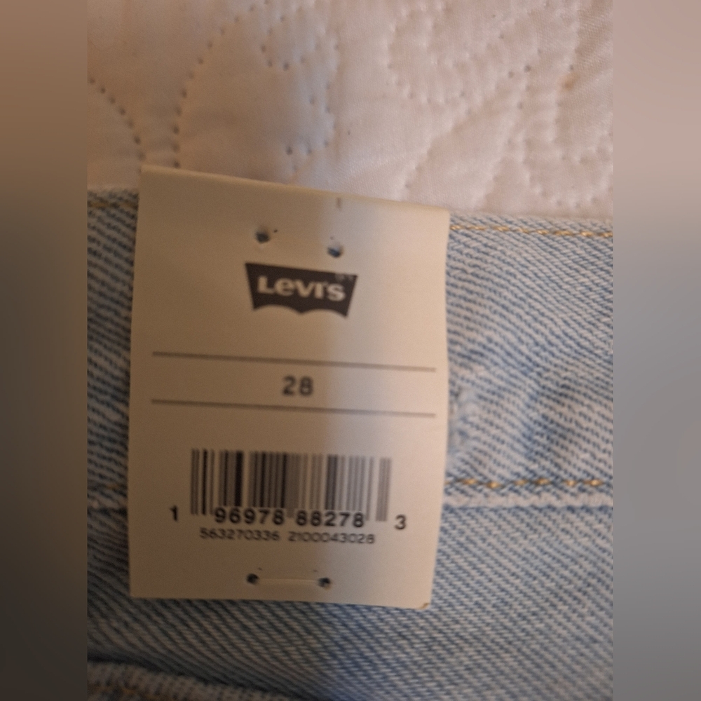 NWT Levi's 501 Shorts Size 28 - Picture 4 of 6